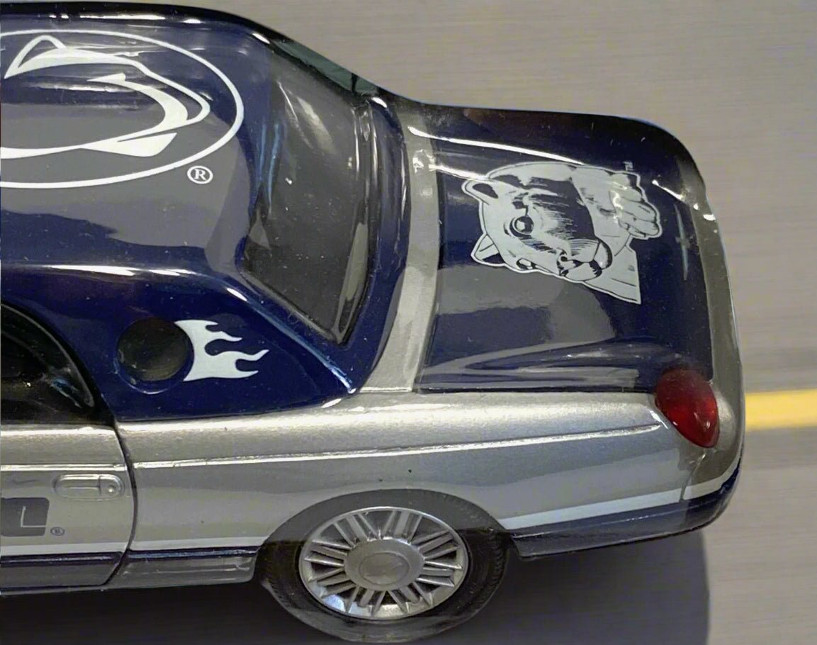 Penn State Nittany Lions Vintage 2002 NCAA 1:24 NOS Ford Thunderbird