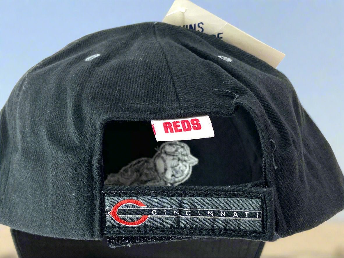 Cincinnati Reds Vintage MLB Black Alternate Logo NOS Cap