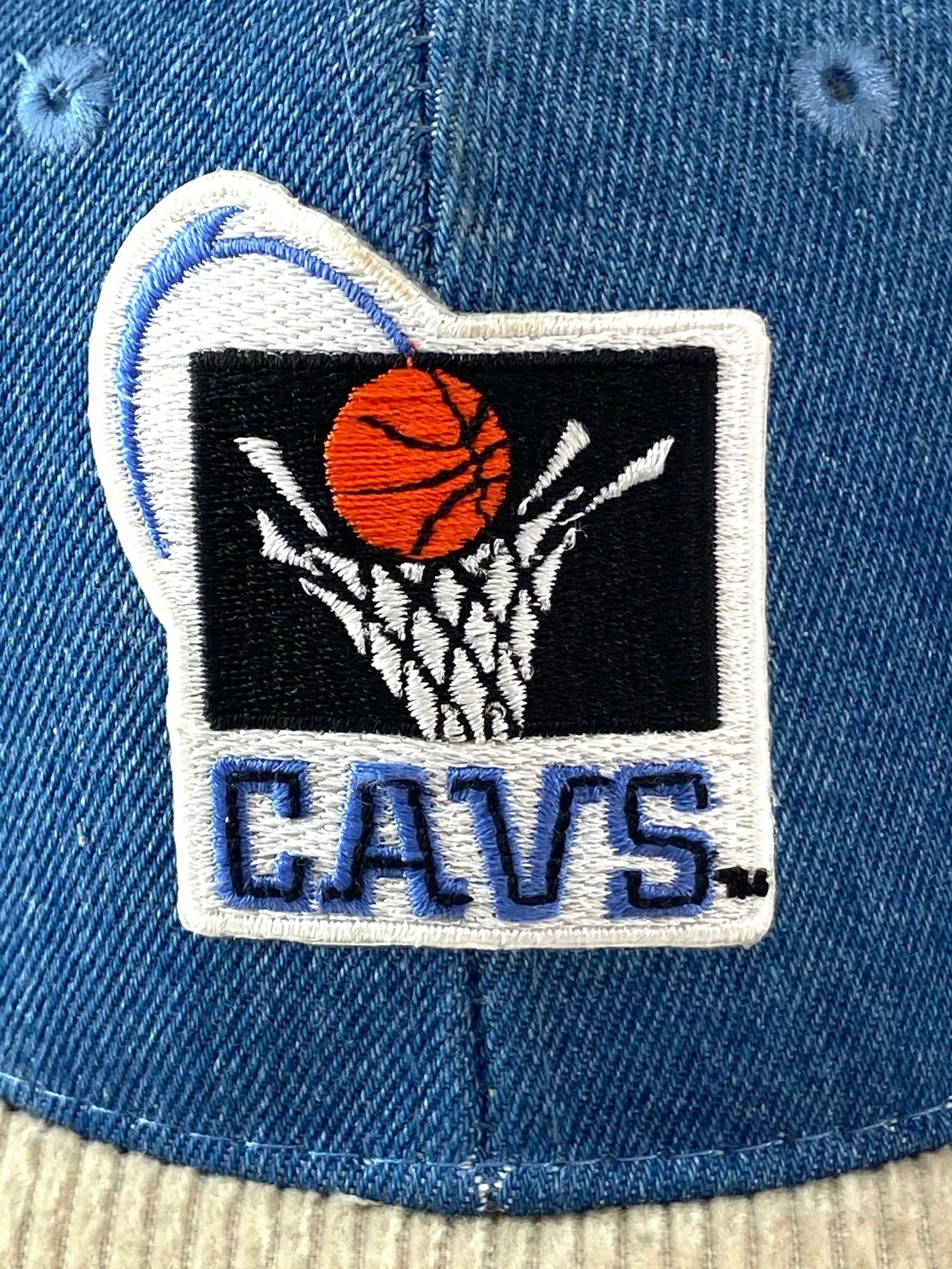 Cleveland Cavaliers Vintage NBA Eastern Conference Old Logo Blue NOS Juvenile Hat