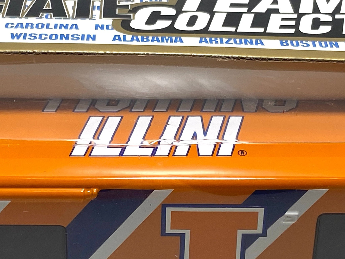 Illinois Fighting Illini Vintage 2001 NCAA 1:43 NOS Winnebago