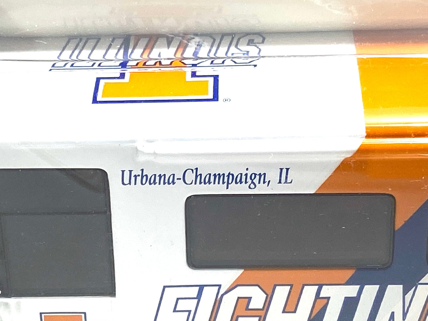 Illinois Fighting Illini Vintage 2001 NCAA 1:43 NOS Winnebago