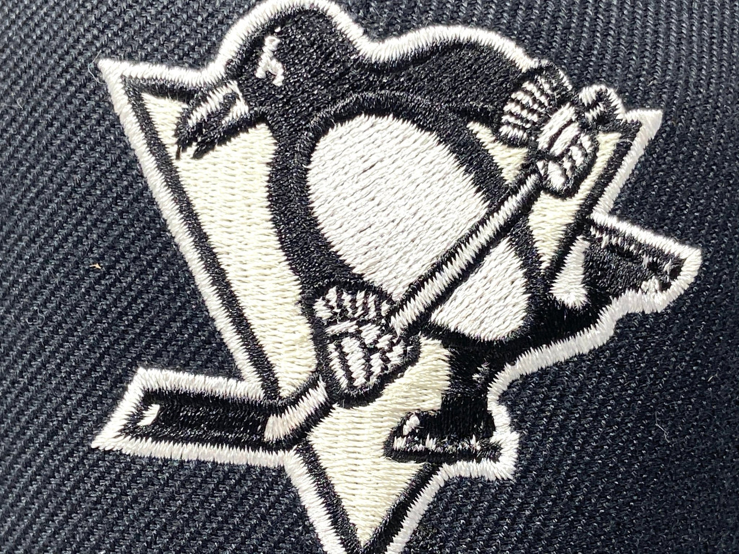 Pittsburgh Penguins Vintage 2004 NHL Black Logo NOS Hat