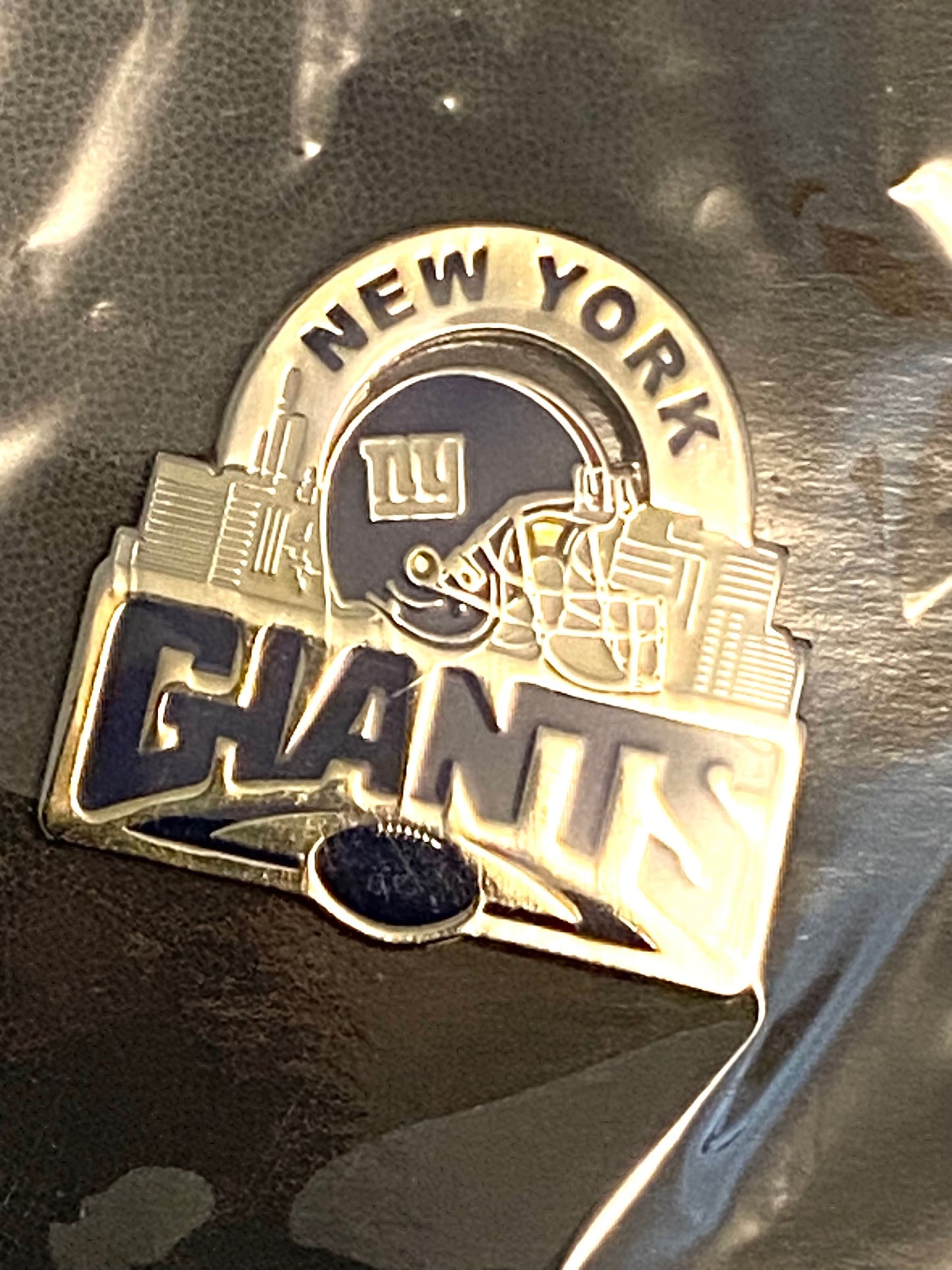 New York Giants NFL NOS "Cityscape" Lapel Pin