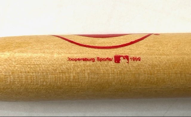 Cincinnati Reds Vintage MLB 1999 NOS Bat Keychain