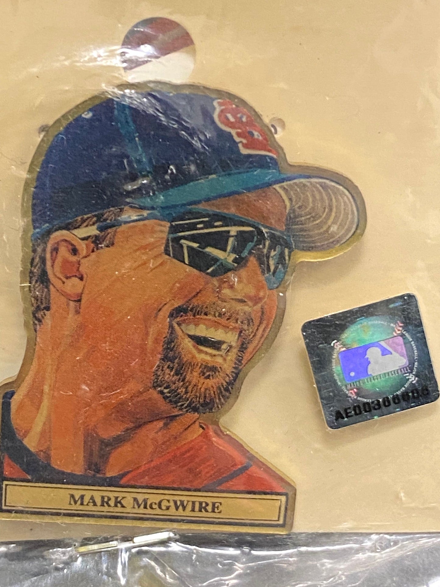 Mark McGwire Vintage 2000 MLB St. Louis Cardinals NOS Pin