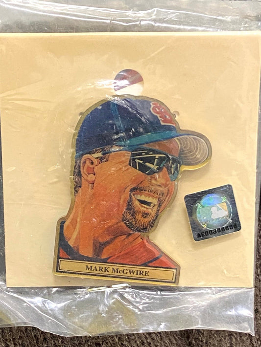 Mark McGwire Vintage 2000 MLB St. Louis Cardinals NOS Pin