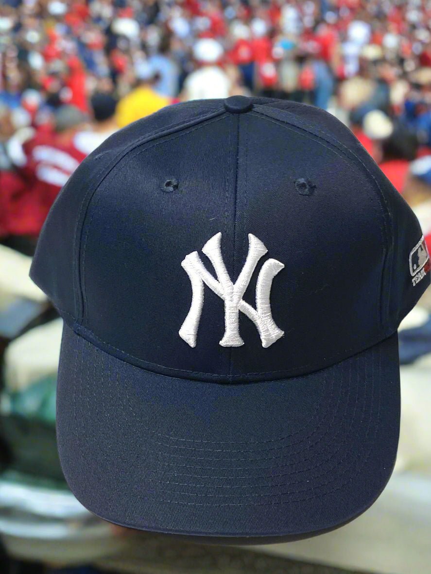 New York Yankees 2017 MLB 300 Style NOS Adult Adjustable Home Cap