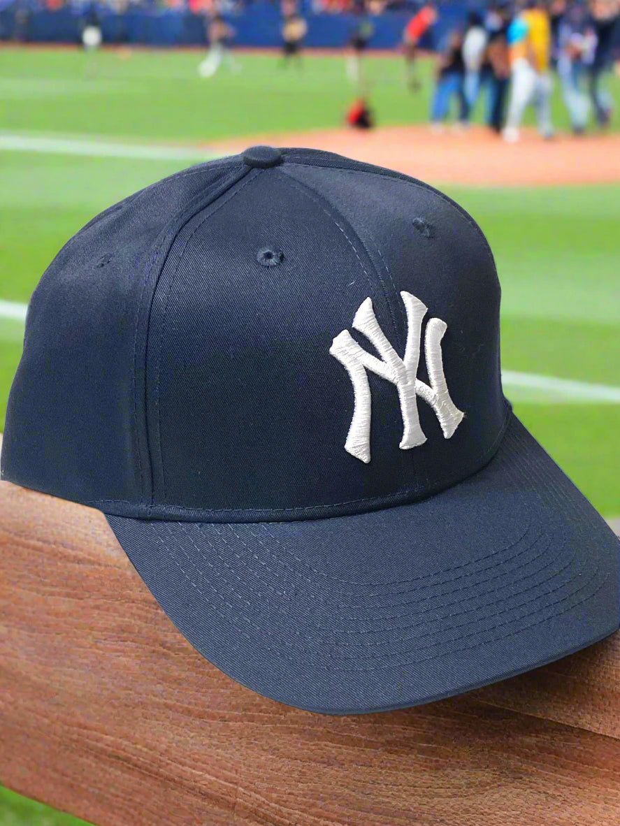 New York Yankees 2017 MLB 300 Style NOS Adult Adjustable Home Cap