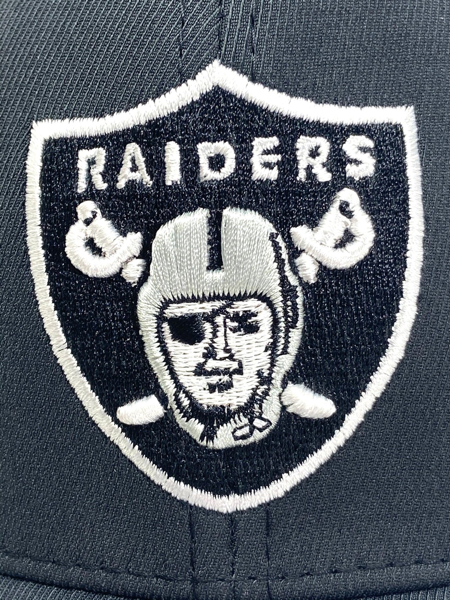 Oakland Raiders NFL 2020 Crash Line Contender Stretch Fit Cap