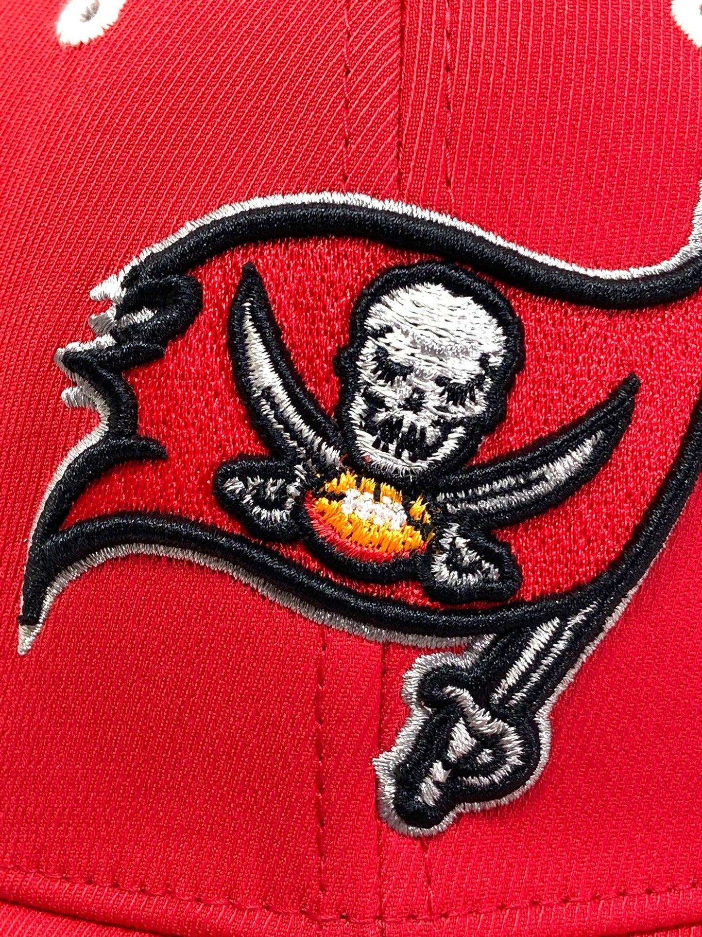 Tampa Bay Buccaneers NFL 2020 Contender "Crash Line" NOS Stretch Fit Cap