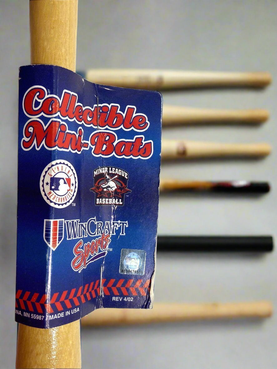 Chicago Cubs Vintage 2004 MLB 22" Wood w/Decal NOS Mini-Bat