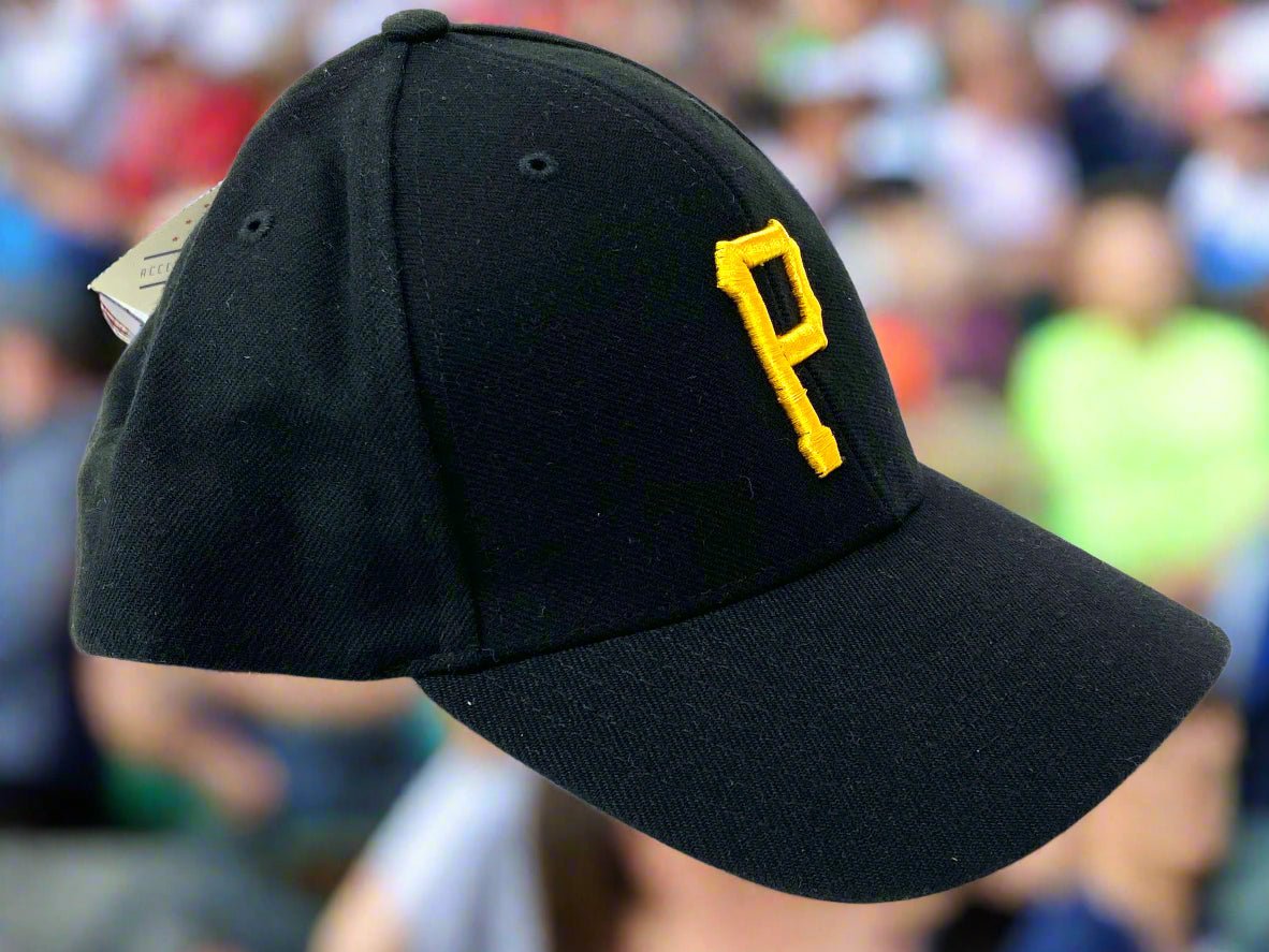 Pittsburgh Pirates NOS Vintage MLB 15% Wool Replica Hat