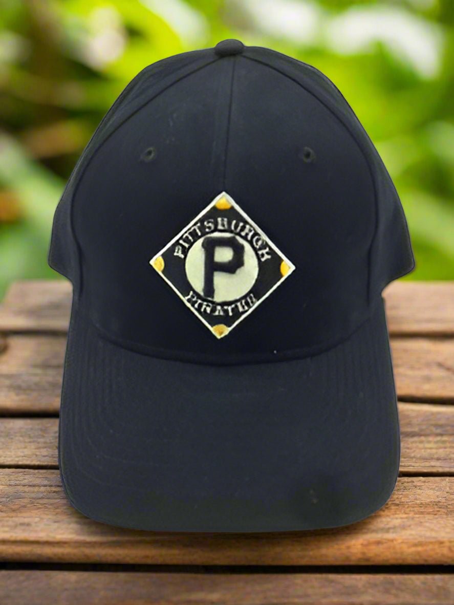 Pittsburgh Pirates NOS Vintage MLB Black Diamond Hat